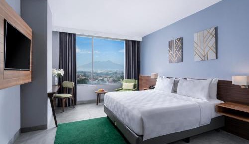 Deluxe Queen Room