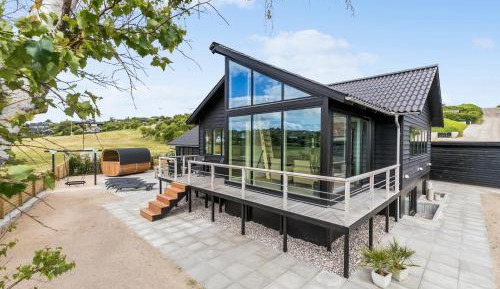 Seven-Bedroom Holiday Home