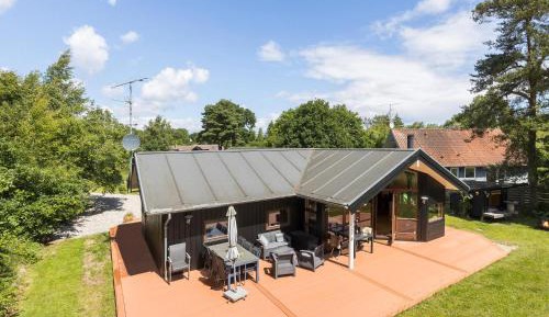 Three-Bedroom Vacation Home 