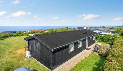 Three-Bedroom Vacation Home 