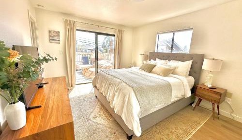 Apartment with View and Balcony