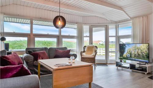Three-Bedroom Vacation Home 