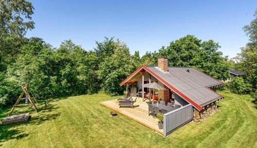 Two-Bedroom Holiday Home