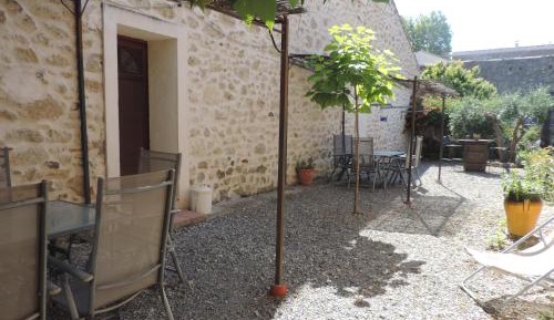 Classic Two-Bedroom Apartment (5 Adults)