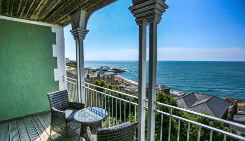 Double Room with Balcony and Sea View