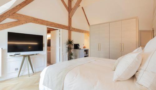 Family Room with Garden View