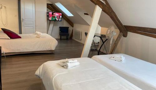 Quadruple Room with Private Bathroom