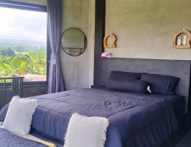 One-Bedroom Apartment with Balcony and Mountain View  