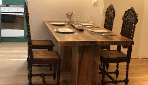 Apartment with Mountain View