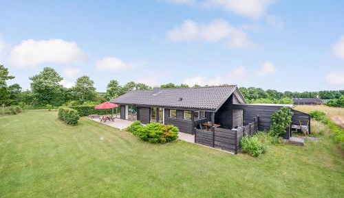 Three-Bedroom Vacation Home 