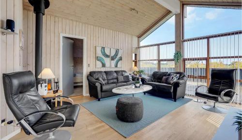 Three-Bedroom Vacation Home 