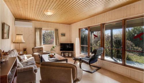 Three-Bedroom Vacation Home 