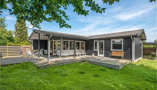 Three-Bedroom Vacation Home 