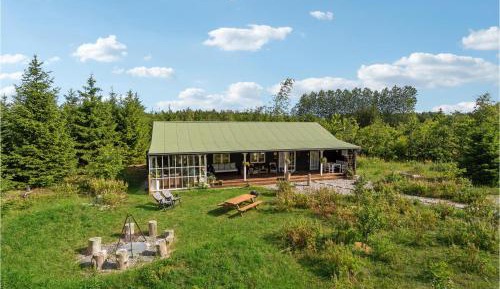 Three-Bedroom Vacation Home 