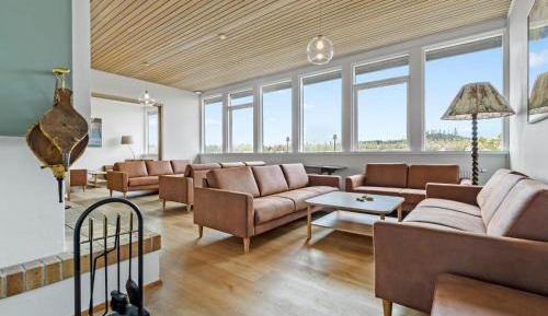 Ten-Bedroom Holiday Home