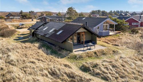 Three-Bedroom Vacation Home 