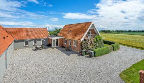 Eight-Bedroom Holiday Home