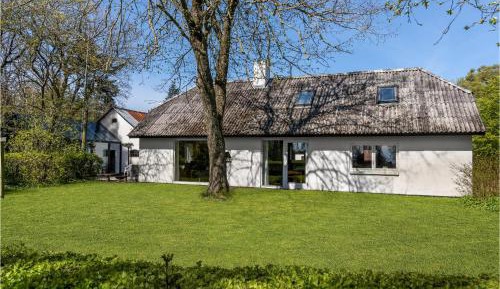 Three-Bedroom Vacation Home 