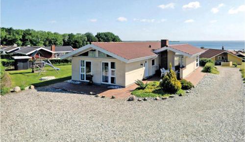 Three-Bedroom Vacation Home 