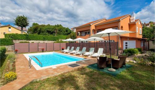 Three-Bedroom Vacation Home 