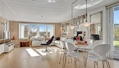 Three-Bedroom Vacation Home 