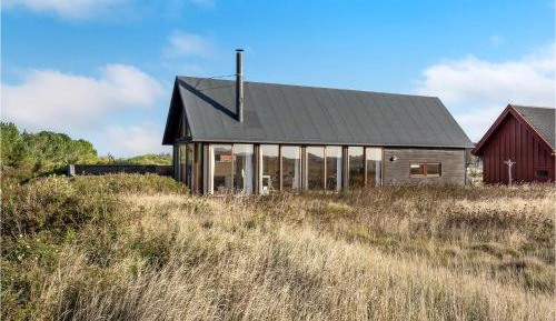 Three-Bedroom Vacation Home 