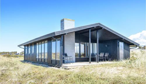 Three-Bedroom Vacation Home 