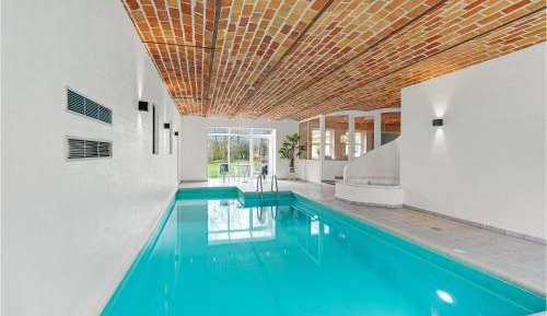 Nine-Bedroom Holiday Home