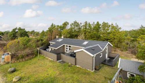 Three-Bedroom Vacation Home 