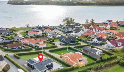 Three-Bedroom Vacation Home 