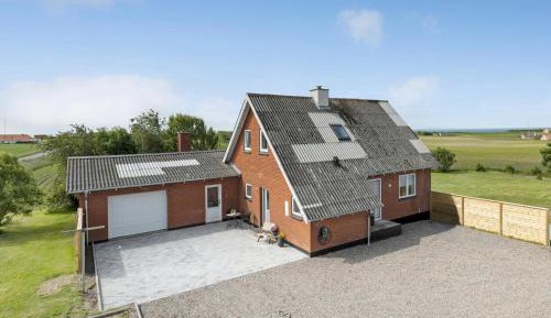 Three-Bedroom Vacation Home 
