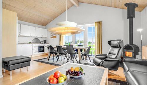 Four-Bedroom Holiday Home