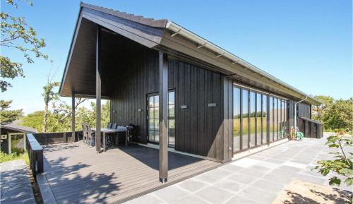 Three-Bedroom Vacation Home 