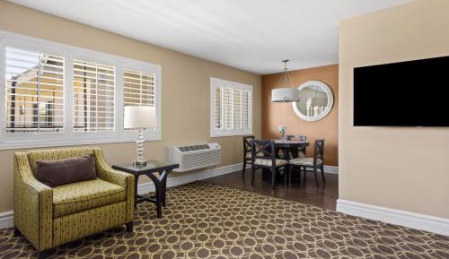 One Bedroom Suite with Two Beds