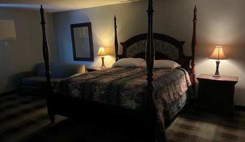 Deluxe Suite with Spa Bath