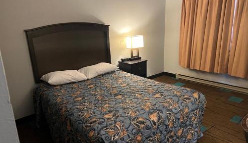 Queen Room