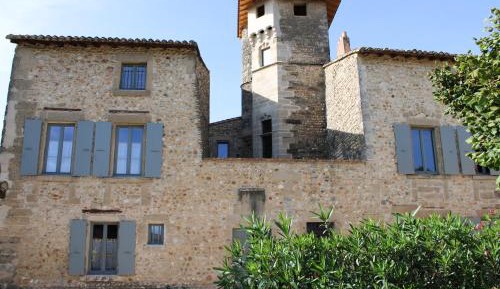 Three-Bedroom Cottage (8 Adults)