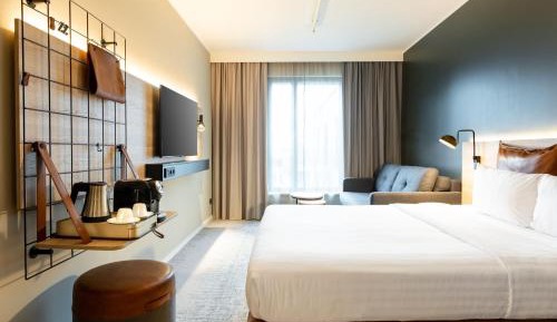 Moxy Extra Sleeper Queen Room