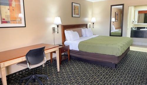King Suite with Spa Bath - Non-Smoking