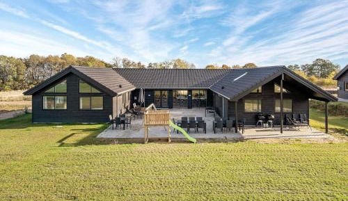 Nine-Bedroom Holiday Home