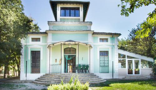 Six-Bedroom House
