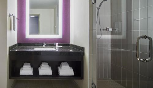 River Tower Luxury 1 King Bed