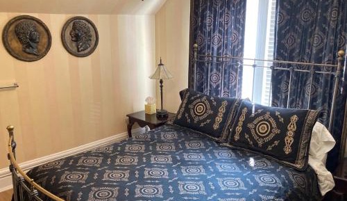 Double Room with Shared Bathroom
