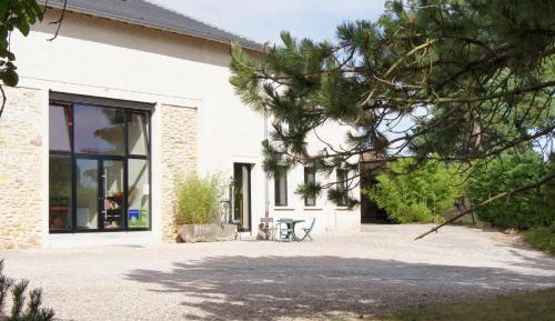 Deluxe Double Room (2 Adults + 1 Child)