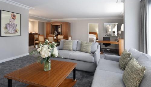 Presidential One-Bedroom Suite - Executive Lounge Access