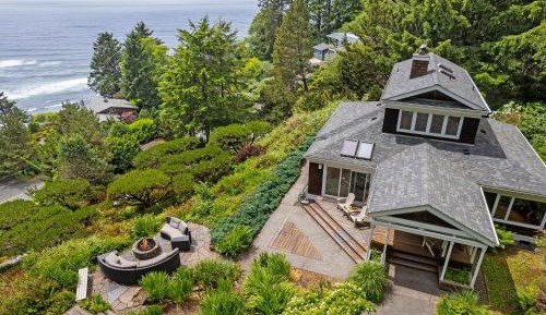 Three-Bedroom Vacation Home 