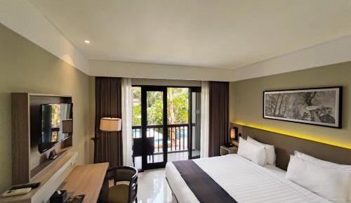 Deluxe Double or Twin Room with Pool View
