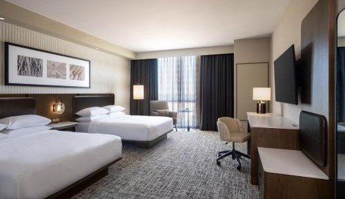 Deluxe Queen Room