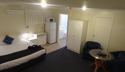 Deluxe Suite with Spa Bath