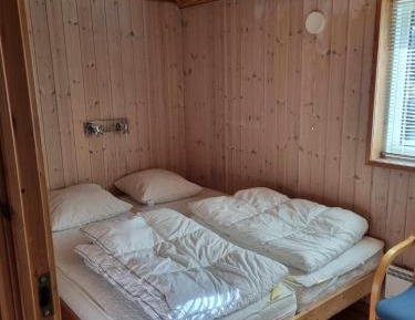 Cottage (8 Adults)